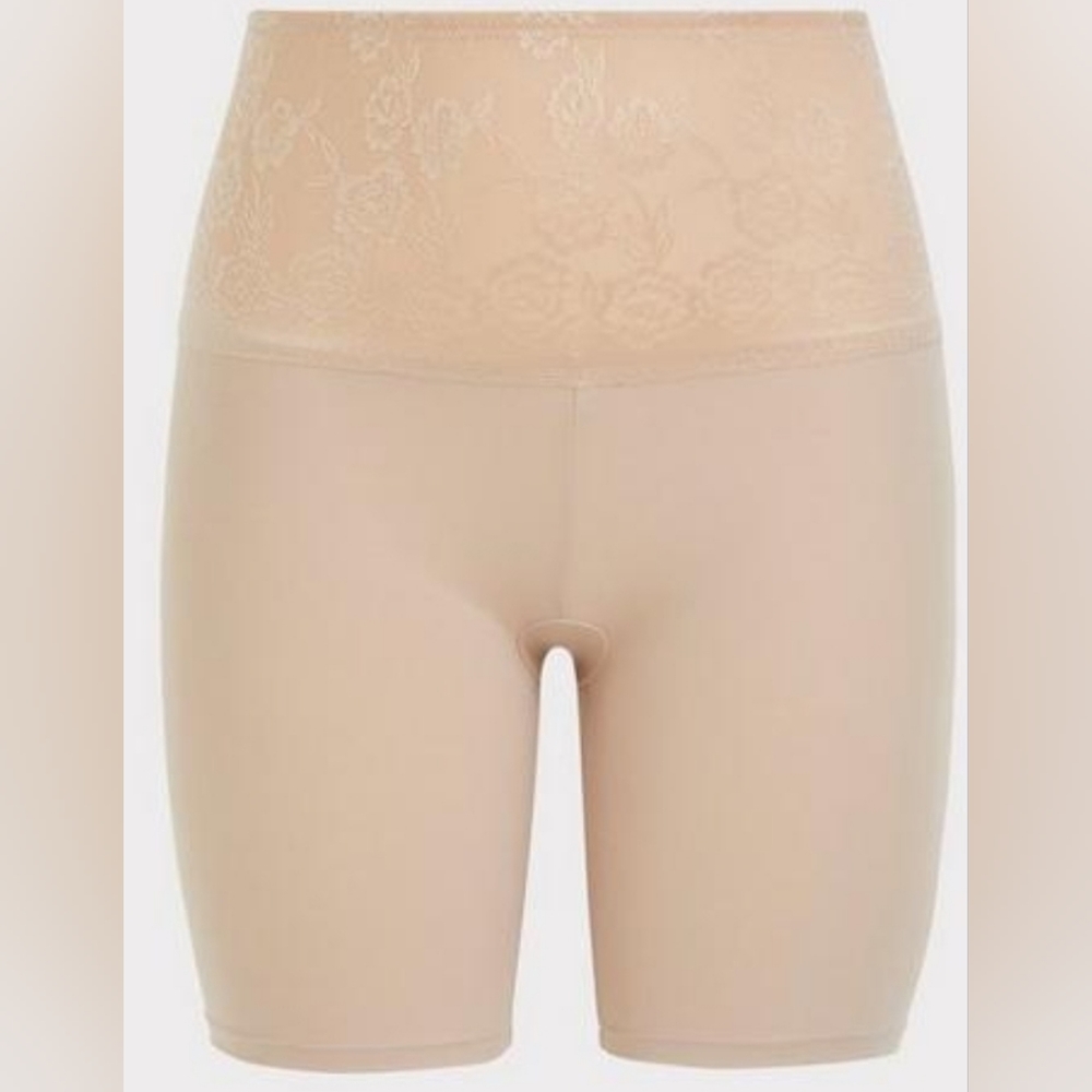 Torrid curve nude smoothing panty NWT size 4